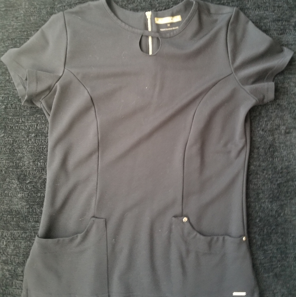 NWOT LAUDERDALE SCRUB TOP